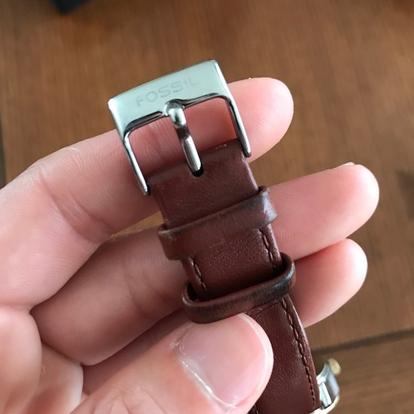 Leather Fossil Watch - Picture 4 of 6